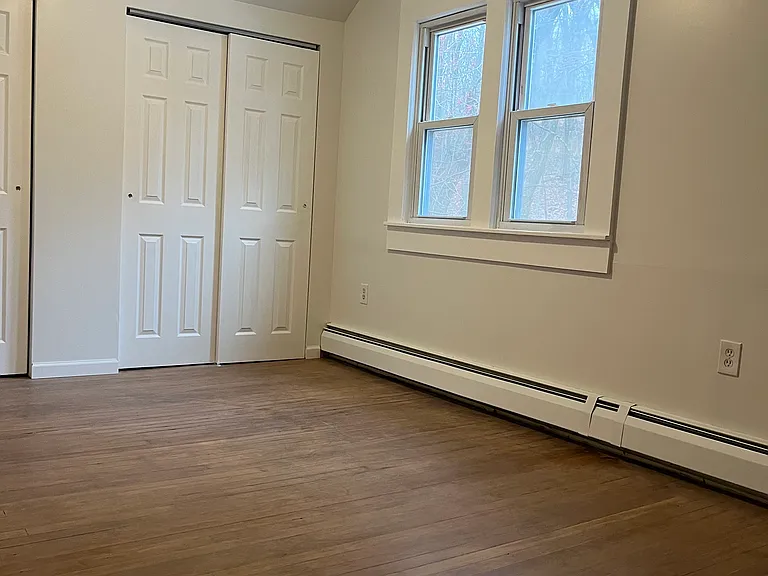 148 Mason Ave — Photo 15