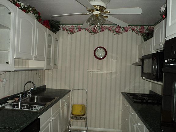 4th image of 547D Sheffield Ct