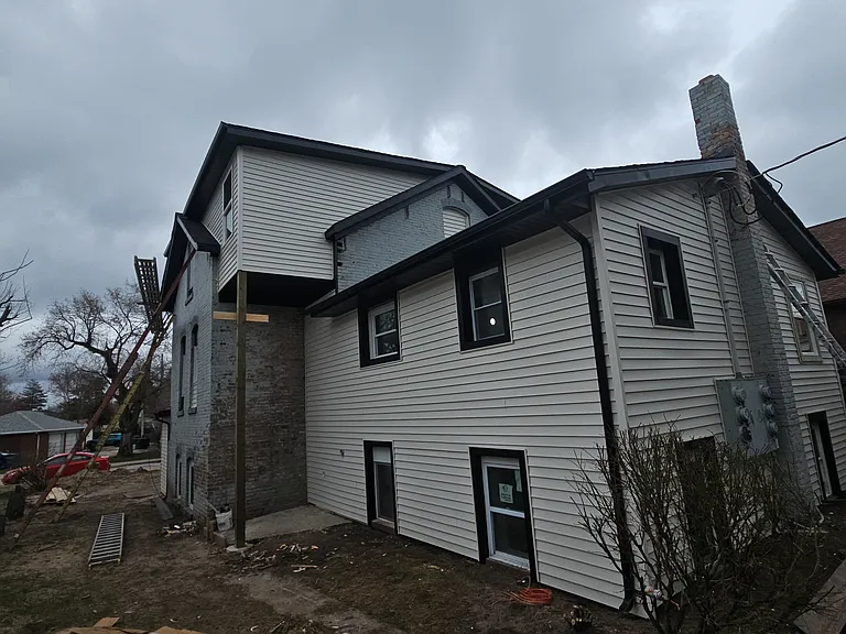 1117 Cedar St — Photo 2