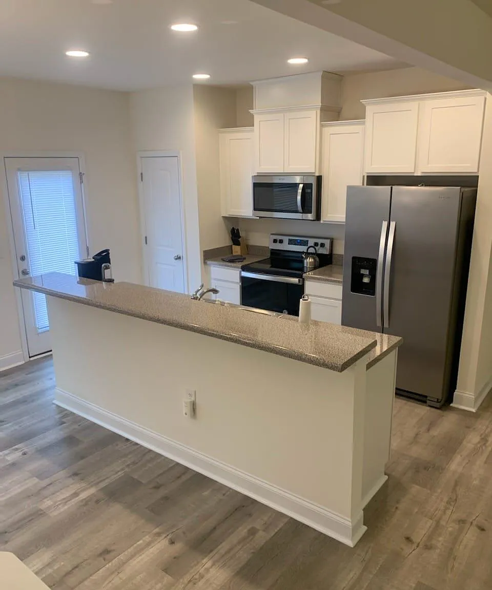 3 bed, 2.5 bath, 1600 sqft, $1,825 — Photo 4