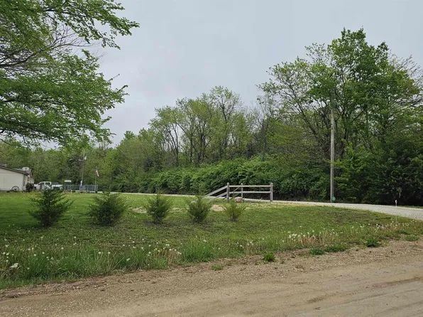 228 E 165th St, Carbondale, KS 66414