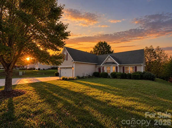112 Ashton Bluff Cir, Mount Holly, NC 28120