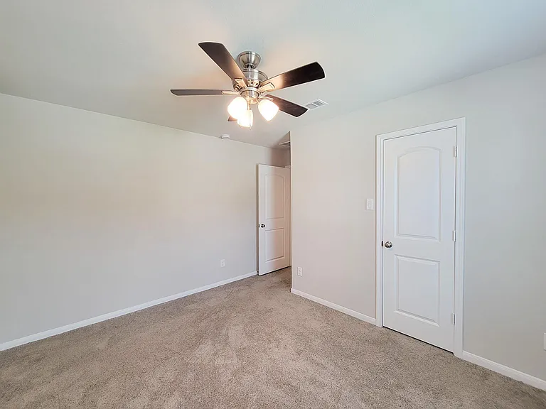 10423 Astor Point Trl — Photo 31