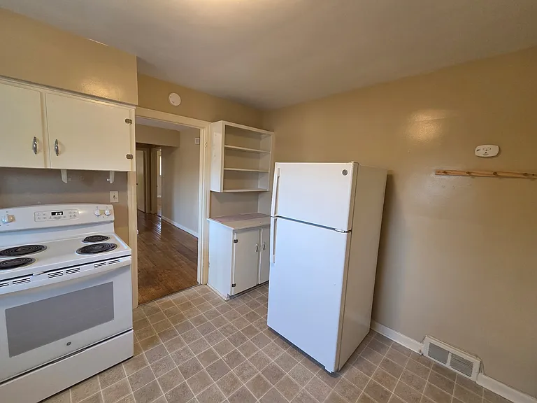 11 Shorewood Dr — Photo 7