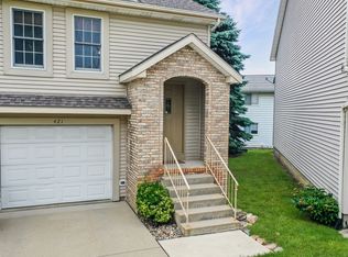 421 Park Creek Ct, Normal, IL 61761