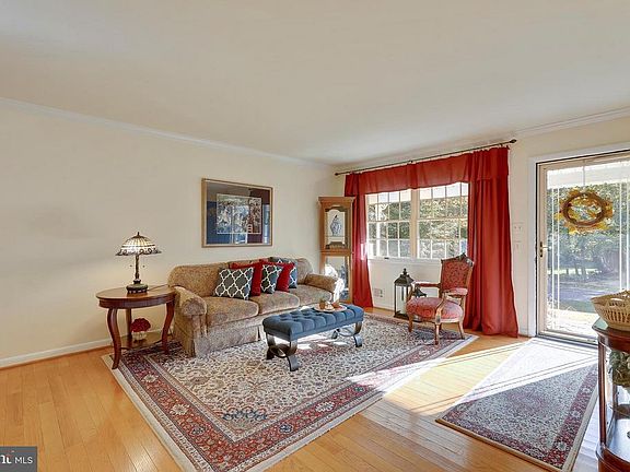 5th image of 104 Great Oak Dr