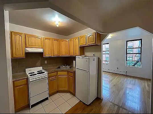 1st image of 156 Allen St APT 16