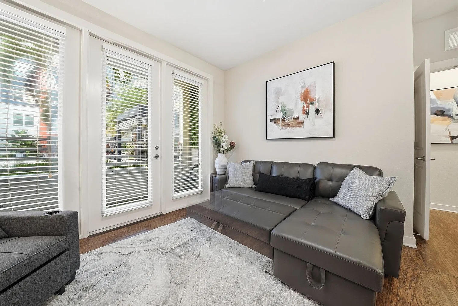 2 bed, 2.0 bath, 1097 sqft, $5,169 — Photo 3