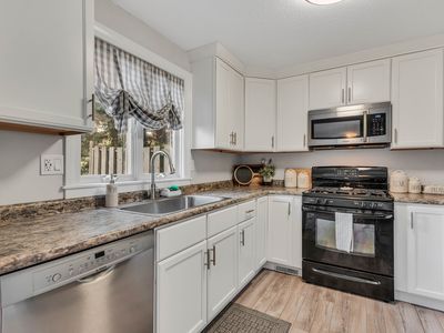 485 Dowd Ave #485, Canton, CT, 06019