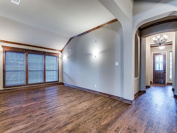3rd image of 1271 Dutch Hollow Dr