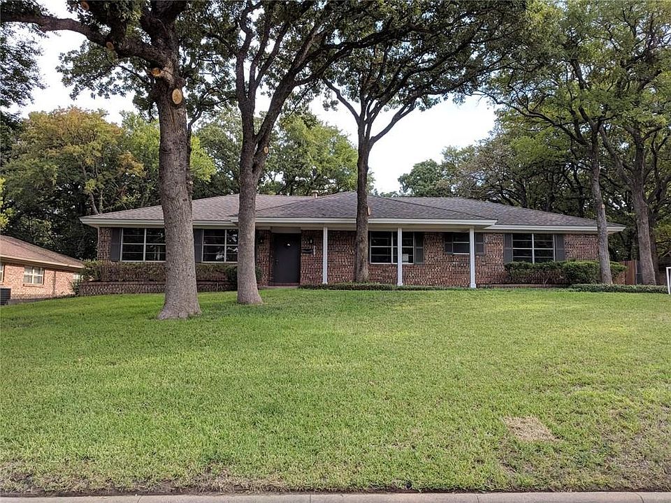 1st image of 709 Hurst Dr