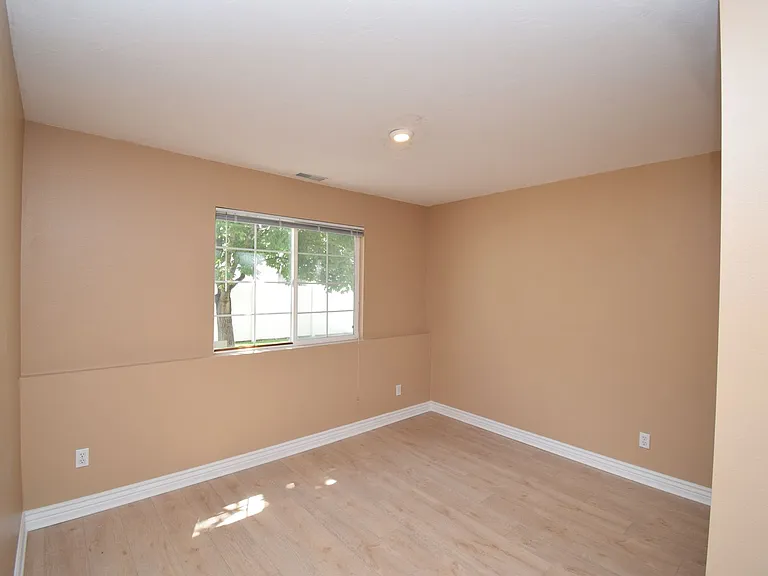 3174 S Lincoln St — Photo 8