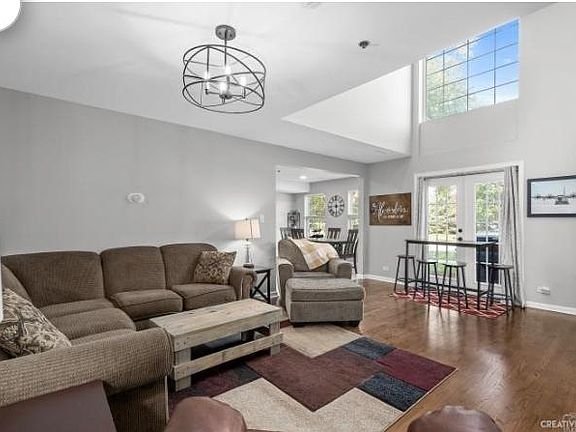 3rd image of 366 Newbury Ln