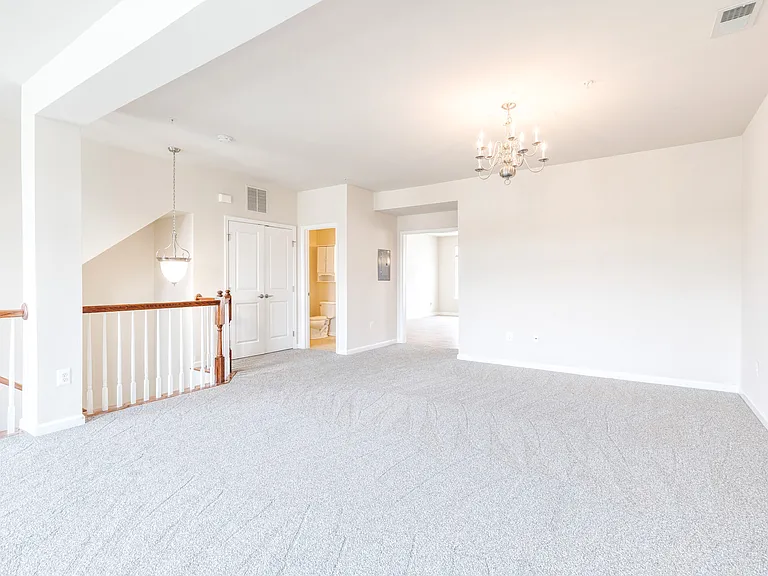 365 Chessington Dr — Photo 5