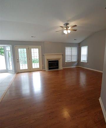 3rd image of 5535 Hedgecrest Pl