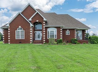 302 Lee Rd, Cottontown, TN 37048