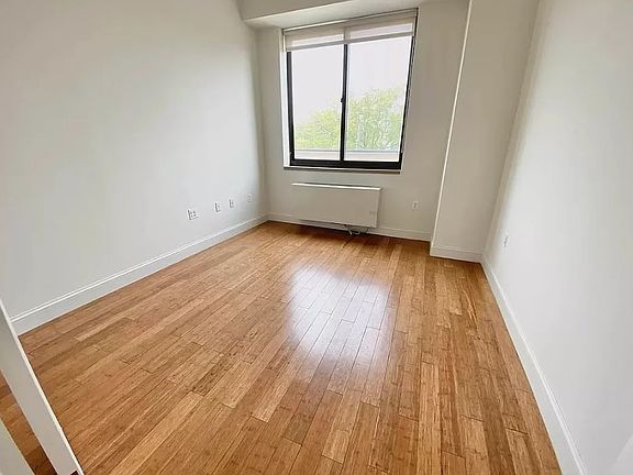 4th image of 19-73 38th St #2WJ