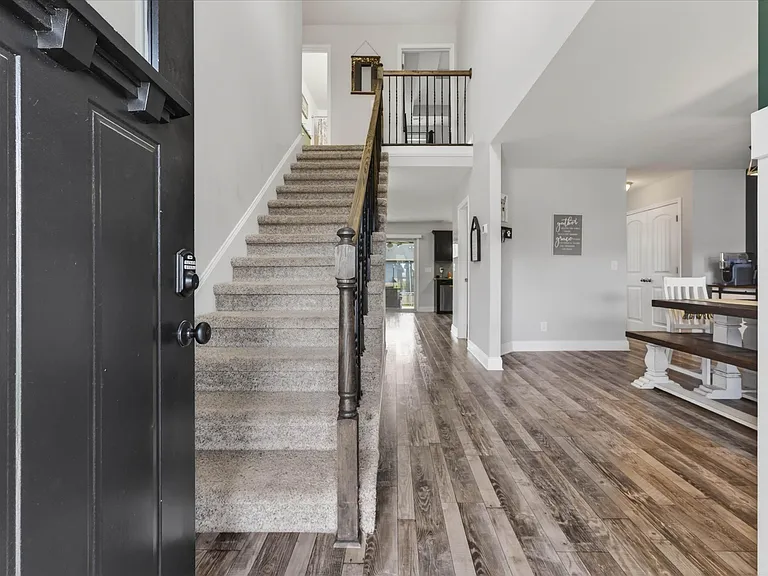 1200 Eagles Nest Ln — Photo 5