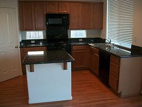 3rd image of 3282 Beretania Way