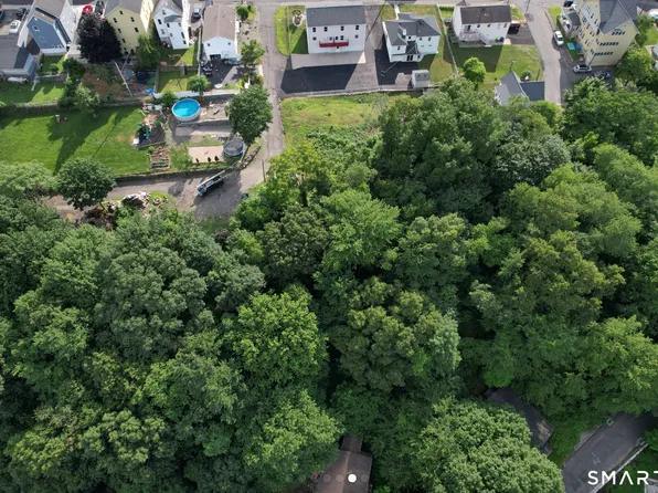 Hawthorne Avenue, Waterbury, CT 06701