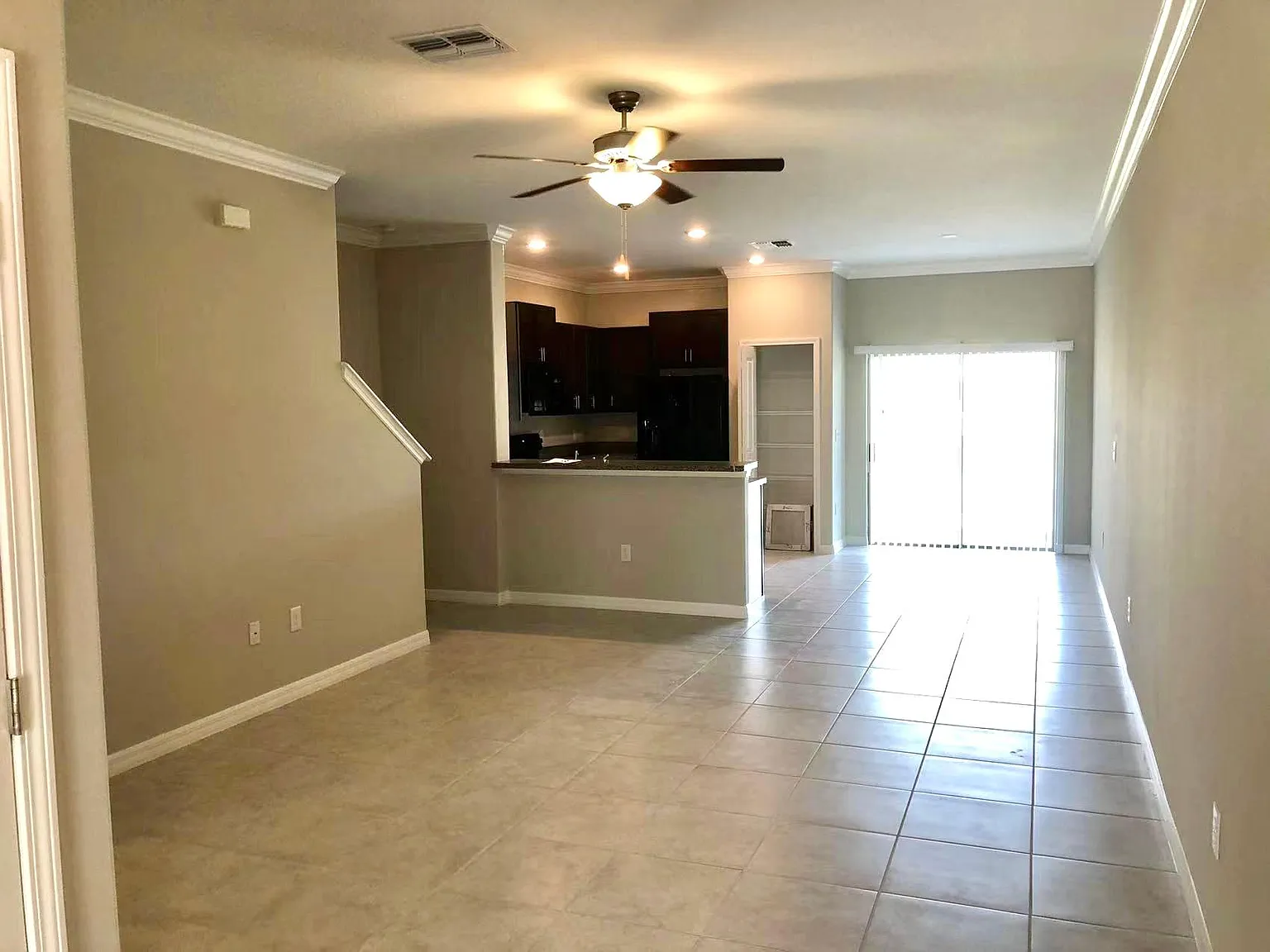 3 bed, 2.5 bath, 1634 sqft, $1,900 — Photo 4