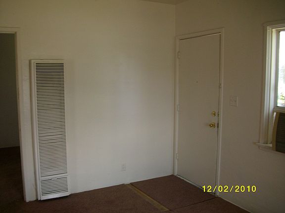 3rd image of 381 S Pico Ave