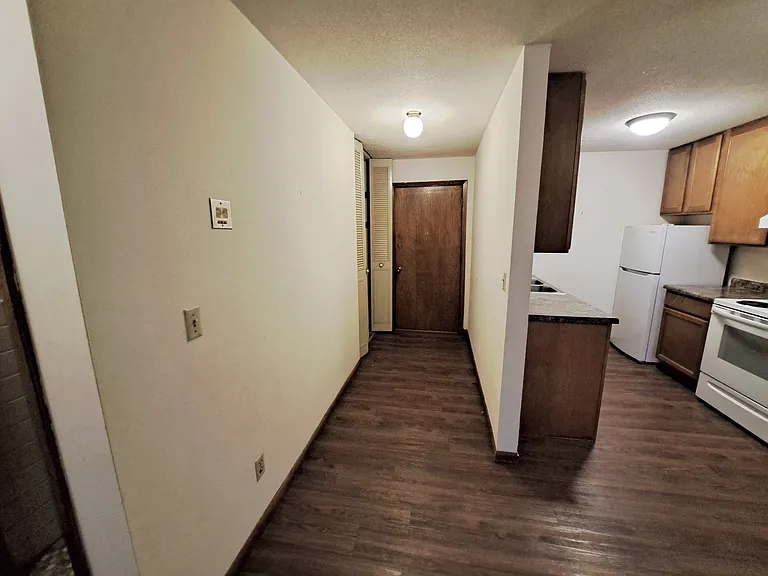 Apache Manor Apartments — Photo 57