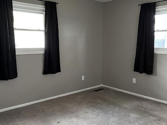 5th image of 600 E Pine St
