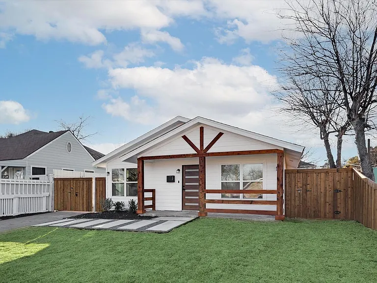 215 N Jester Ave — Photo 25