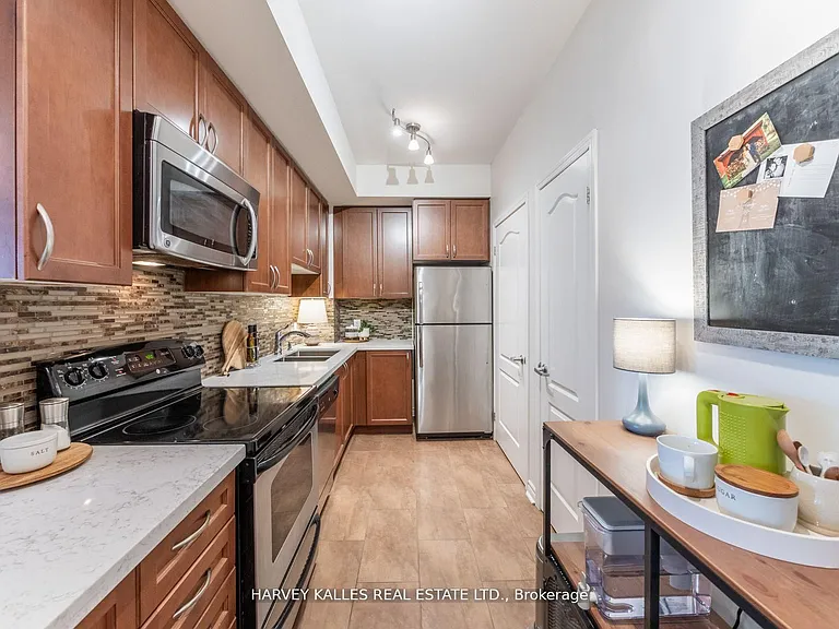 3865 Lake Shore Blvd W #421 — Photo 8