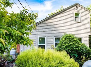 18 Shore Dr, Kingston, MA 02364