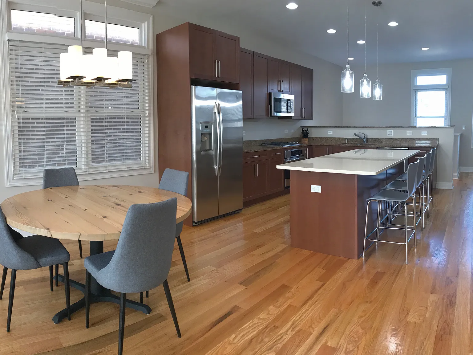 4 bed, $10,000 — Photo 4