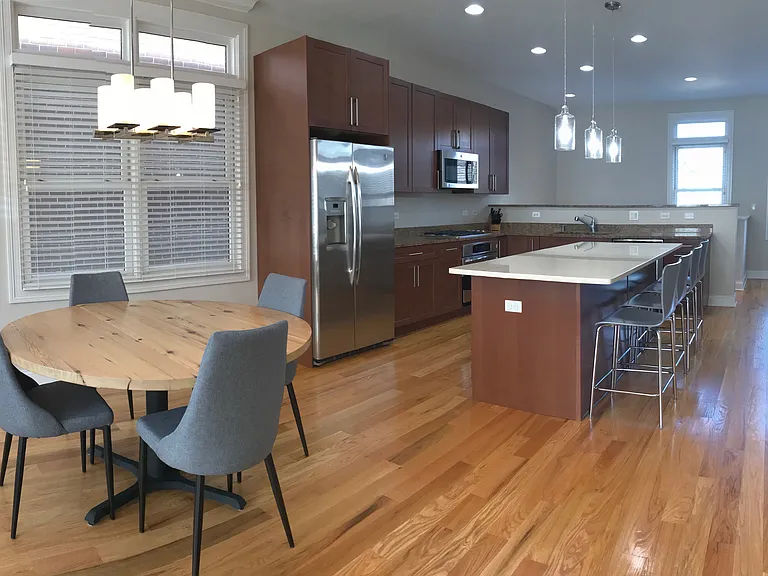 S Emerald Ave — Photo 4