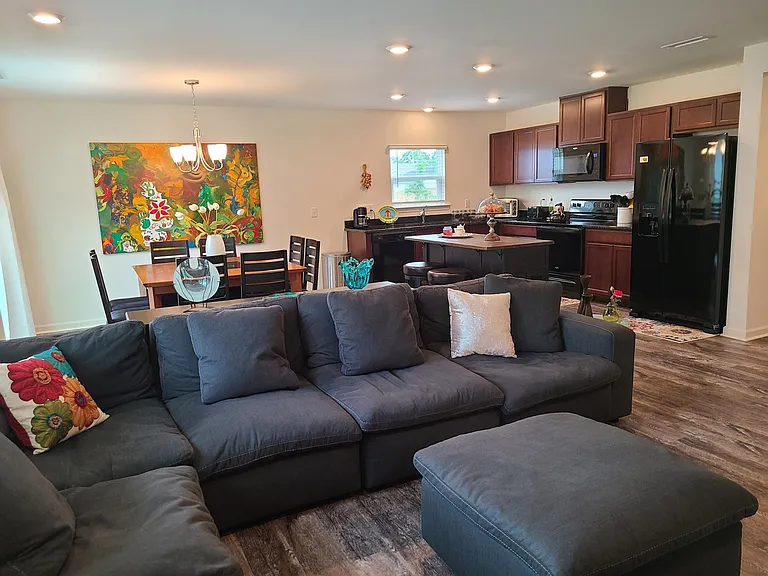 218 Pilsen Dr — Photo 3