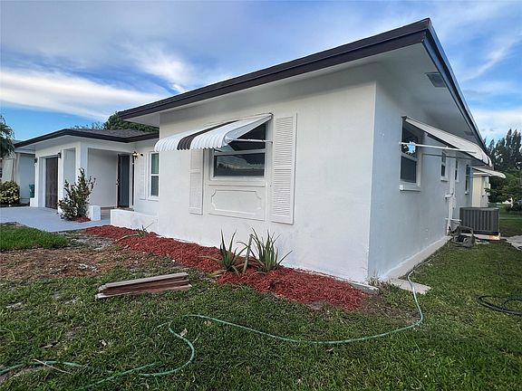 4th image of 5904 NW 67th Avenue