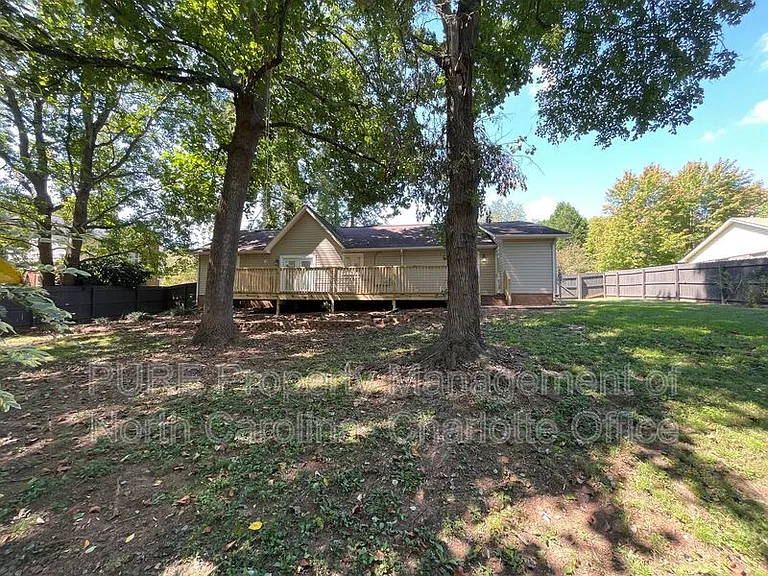 1226 Grace Meadow Dr — Photo 18