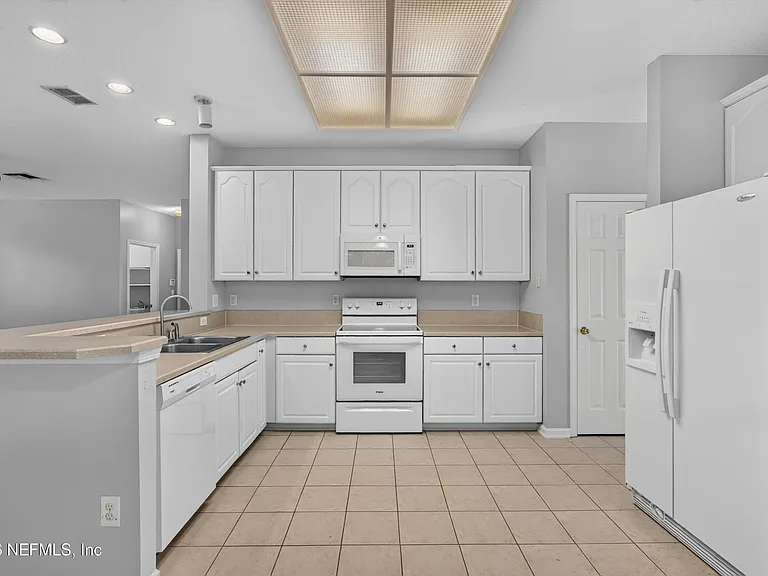 470 Sparrow Branch Cir — Photo 13