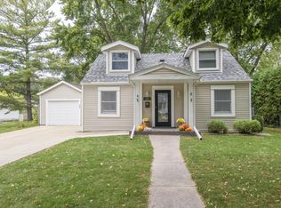 161 Ormsby St, Pewaukee, WI 53072