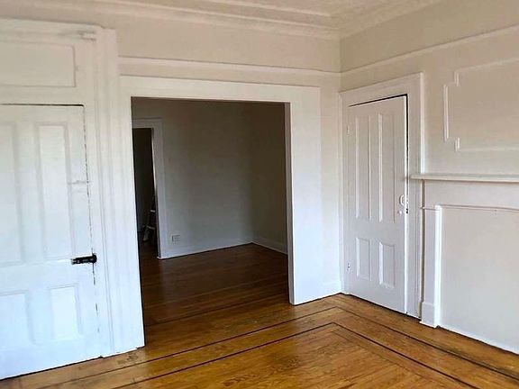 5th image of 422 Graham Ave #3F
