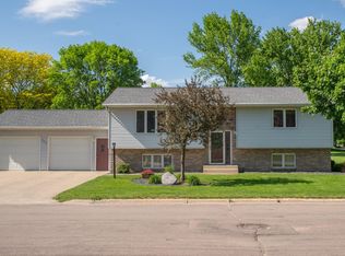 303 E Mill Rd, Gibbon, MN 55335