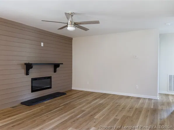 201 Scarborough St, Spring Lake, NC 28390