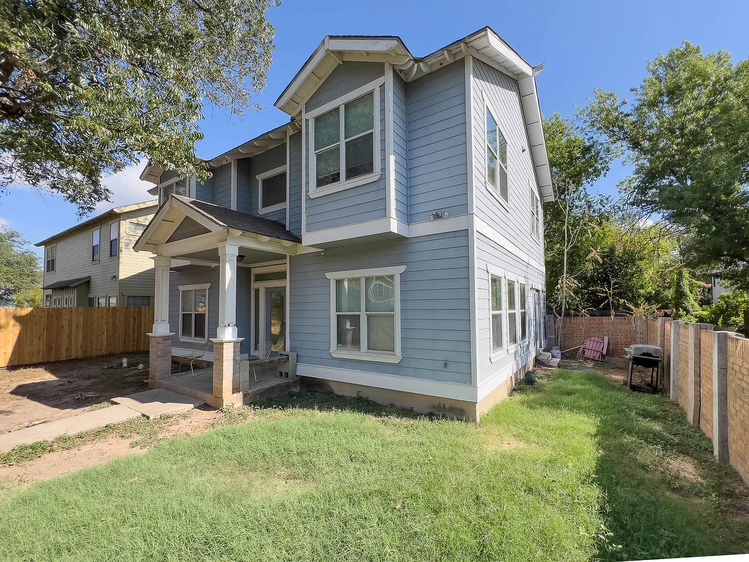 5 bed, 1800 sqft, $3,800 — Photo 1