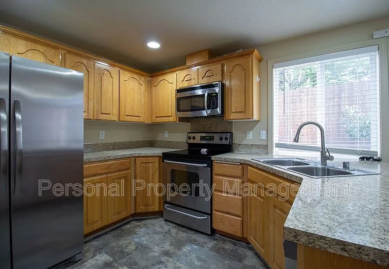 7905 NE 64th St — Photo 5