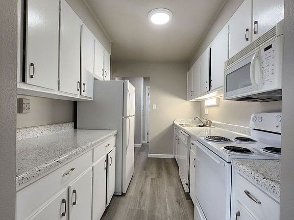 3rd image of 1505 E Kiowa St #202