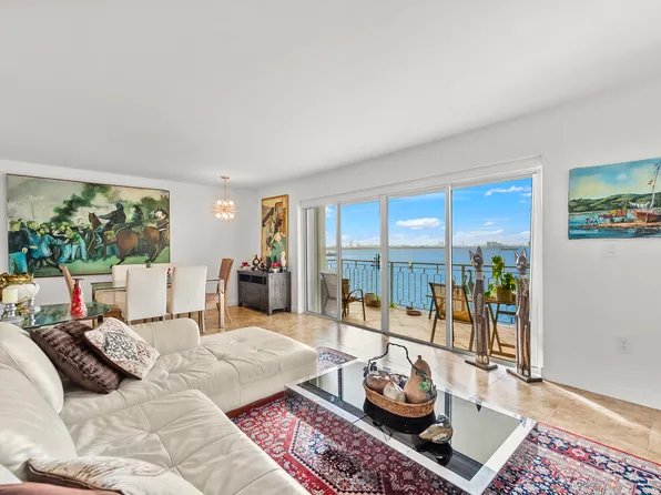 11111 Biscayne Blvd, Miami, FL