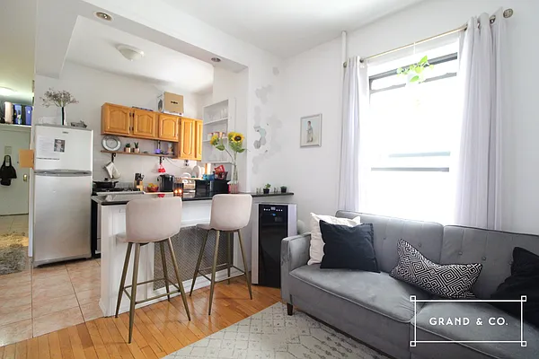 Rented by Grand & Co. | media 17