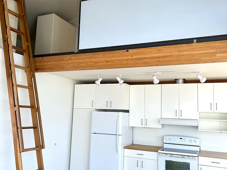 209 Cornell Dr SE — Photo 9