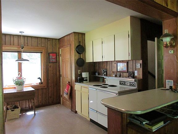 4th image of 15849 N Bass Lake Road