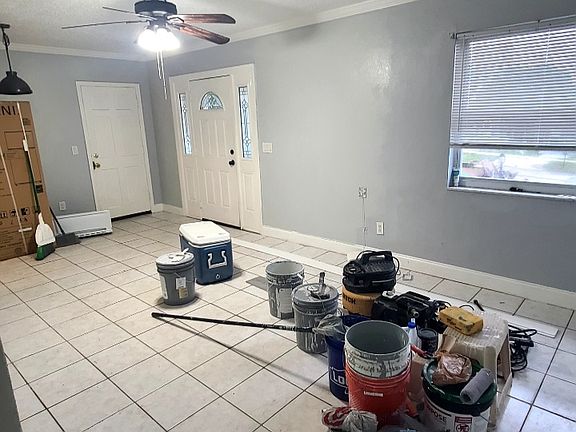 4th image of 7102 Holiday Dr