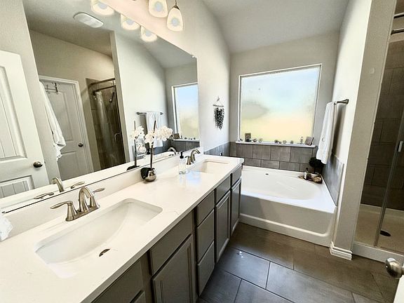 2nd image of 2409 Lavigne Ct